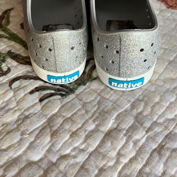 Native Jefferson Slip-On Sneaker - Silver Sparkle, Junior 2 - Picture 7 of 9